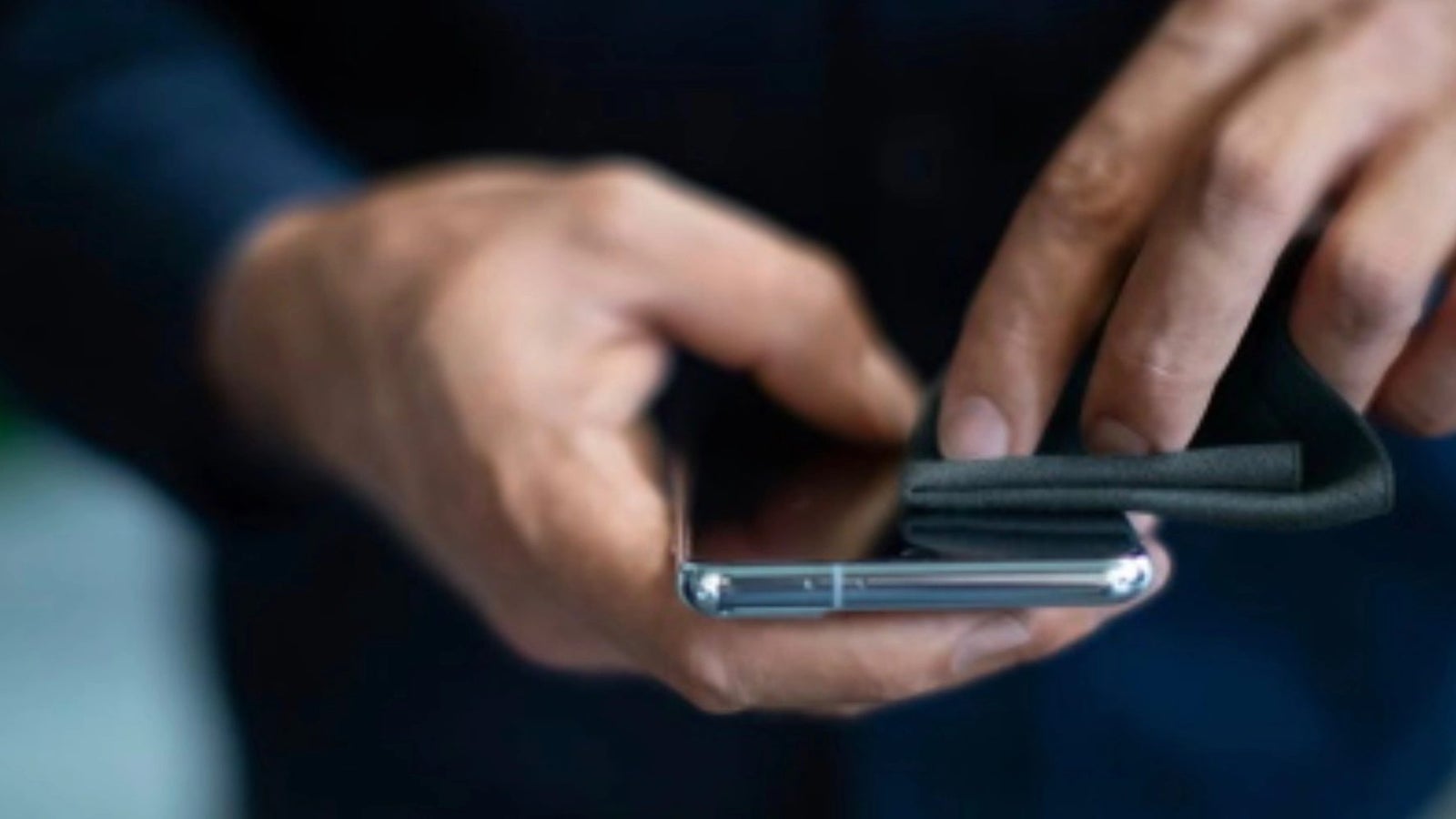 Samsung lässt es sich nicht nehmen, sich über Apples 19-Dollar-Reinigungstuch lustig zu machen